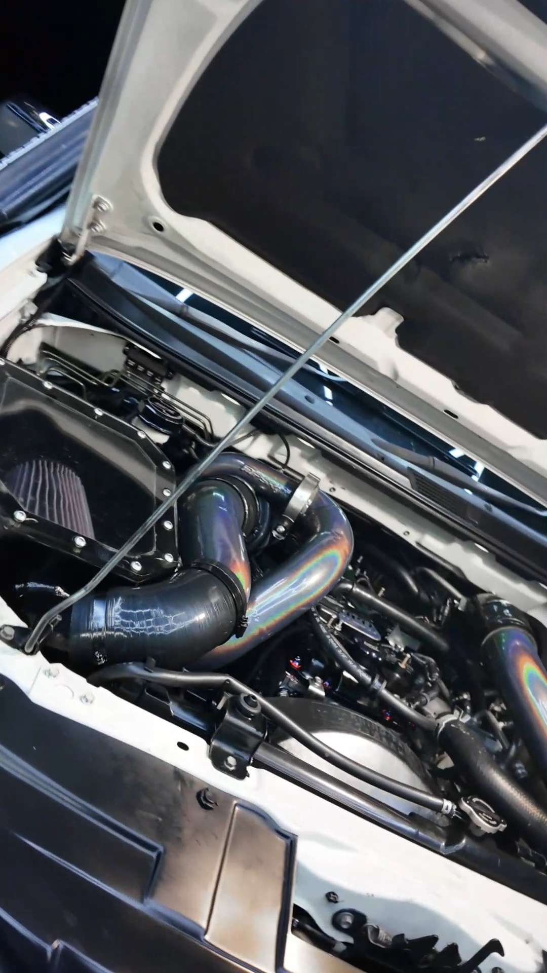 Twin-turbo engine bay